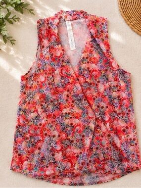 Lululemon Rollin’ With My Omies Wrap Top Floral Pink Size 8